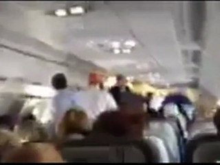 Un avión aterriza de emergencia por rapto de locura del piloto en EEUU