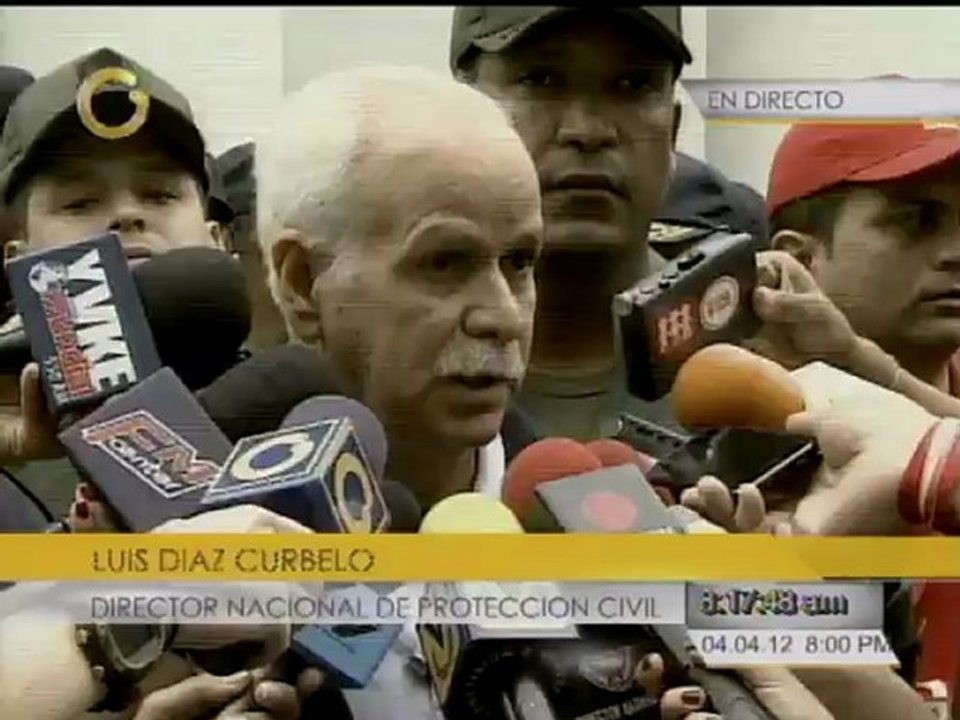 Feligreses se preparan para la procesión del Nazareno de San Pablo