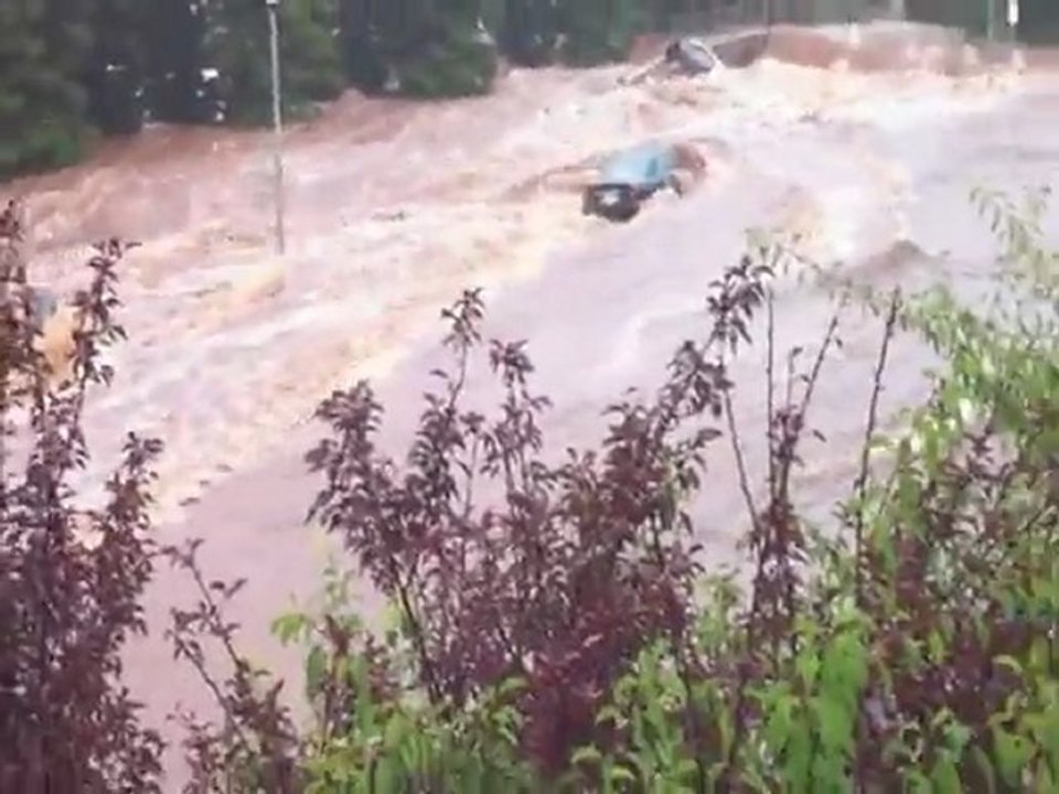 TOOWOOMBA FLOOD DISASTER 2011.