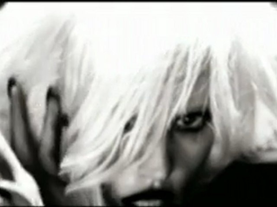 Gülşen - Dillere Düşeceğiz Seninle