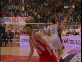 Amazing dunk by Kostas Papanikolaou (Olympiacos vs. Siena  Euroleague  Playoffs - G3)