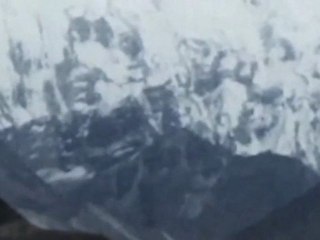 UFO . Himalaya .filmé d un avion.26.03.2012