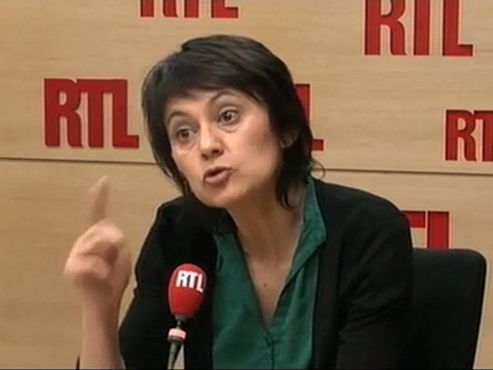 Nathalie Arthaud, candidate de Lutte Ouvrière (LO) à la Présidentielle : "Il faut remettre au pas les grandes entreprises qui licencient"