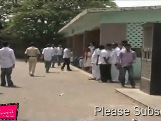 Ritesh Deshmukh, Shabahna Azmi & Javed @ Funeral Of Mona Kapoor