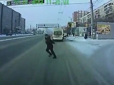 Il faut toujours regarder avant de traverser...