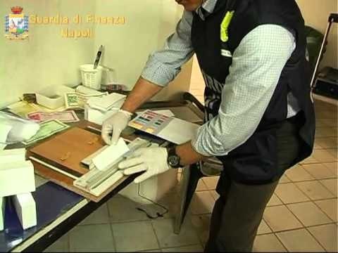 Napoli - Clonavano Bancomat e assegni circolari (28.03.12)