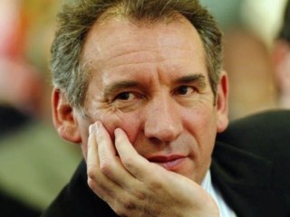 ZAPPING ACTU DU 29/03/2012 - Bayrou oublie une mesure de son programme !