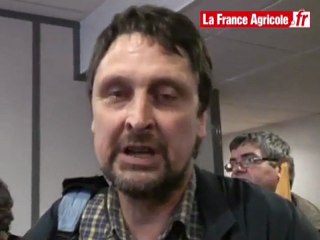 Manifestation Confederation Paysanne au siege de Coop de France