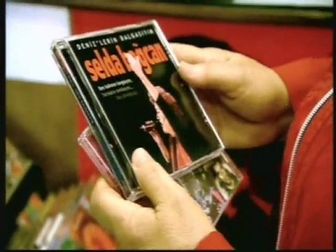 Selda Bağcan - Denizlerin Dalgasıyım