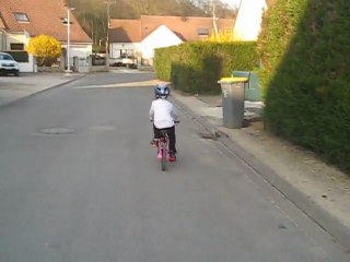Doudou fait ses début en vélo MDR!!!!
