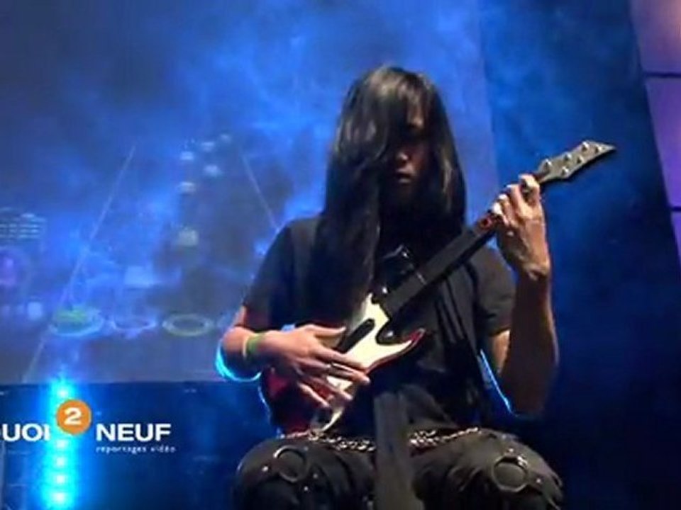 Salon du jeu Brest 2012 - Guitar Hero - Stevelakira Gint