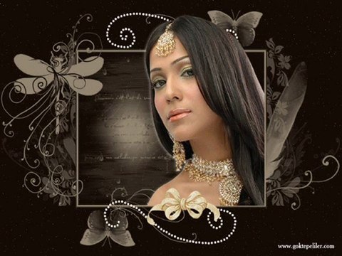 MÜŞERREF AKAY GECE KİRPİKLİ KADIN