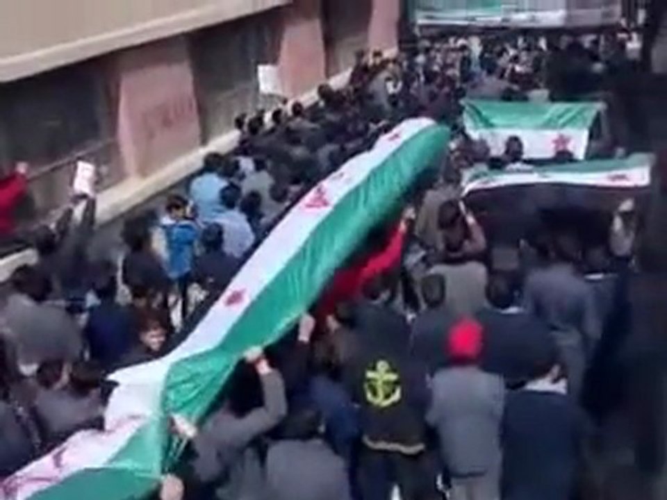 فري برس ريف دمشق داريا مظاهرة داخل المدرسة لطلاب داريا الأحرار 29 03 2012