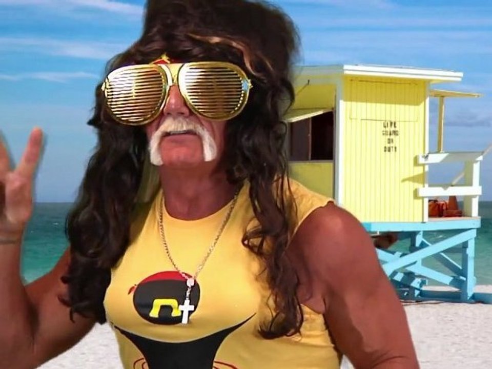 Can Hulk Hogan Pull off a Snooki Poof? | #ChallengeHulk