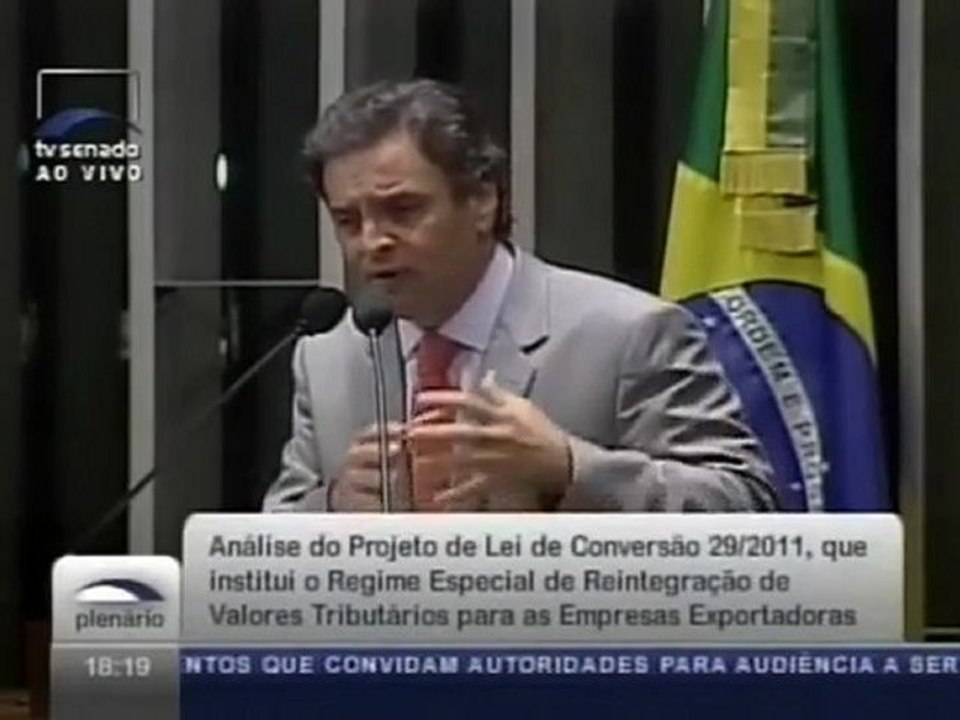 Aécio Neves: Senador medida provisoria
