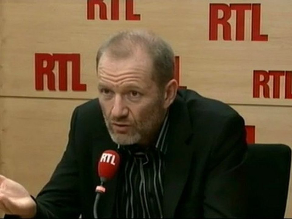 Olivier Berthe, président des Restos du Cœur : "La pauvreté est traitée de manière partielle dans la campagne présidentielle"