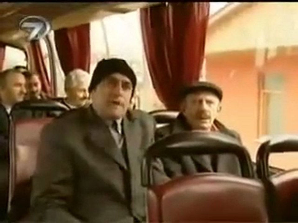 LAZ ÖGLEDEN SONRA OTOBÜSE BINERSE