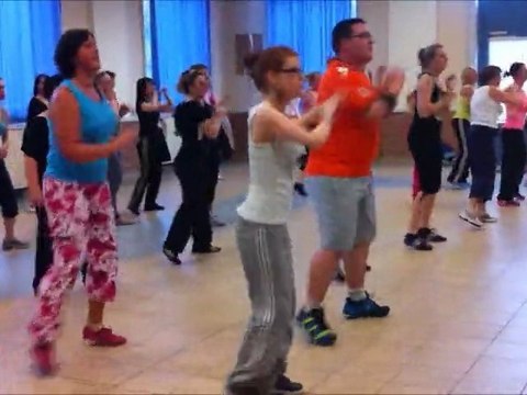 Lili Zumba : Don't worry, be happy ( Esquerdes)