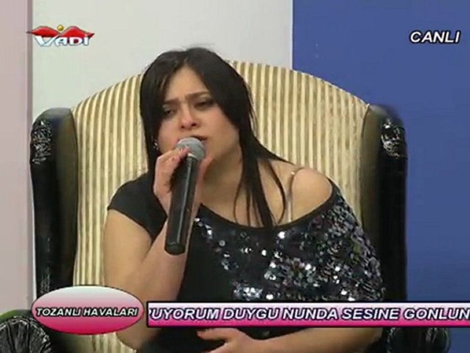 VADİ TV TURAN AKSOY (TOZANLI HAVALARI) 29-03-2012---6 KONUK SANATÇI DUYGU AKSOY OLDU