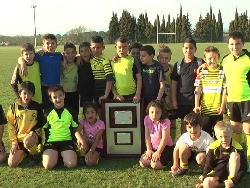 Le Bouclier du Challenge Grégoire de retour dans la ville grâce aux exploits sportifs de tous les élèves de la MJC XIII :