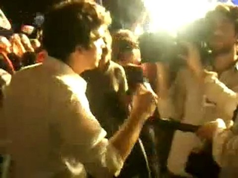 Vincent Chauvet interviewé lors du meeting de François Bayrou au Zénith