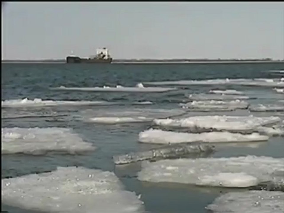 glace - bateau - hypnotis water - fleuve St-Laurent