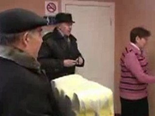 Вручение туалетной бумаги властям от жителей Ульяновска