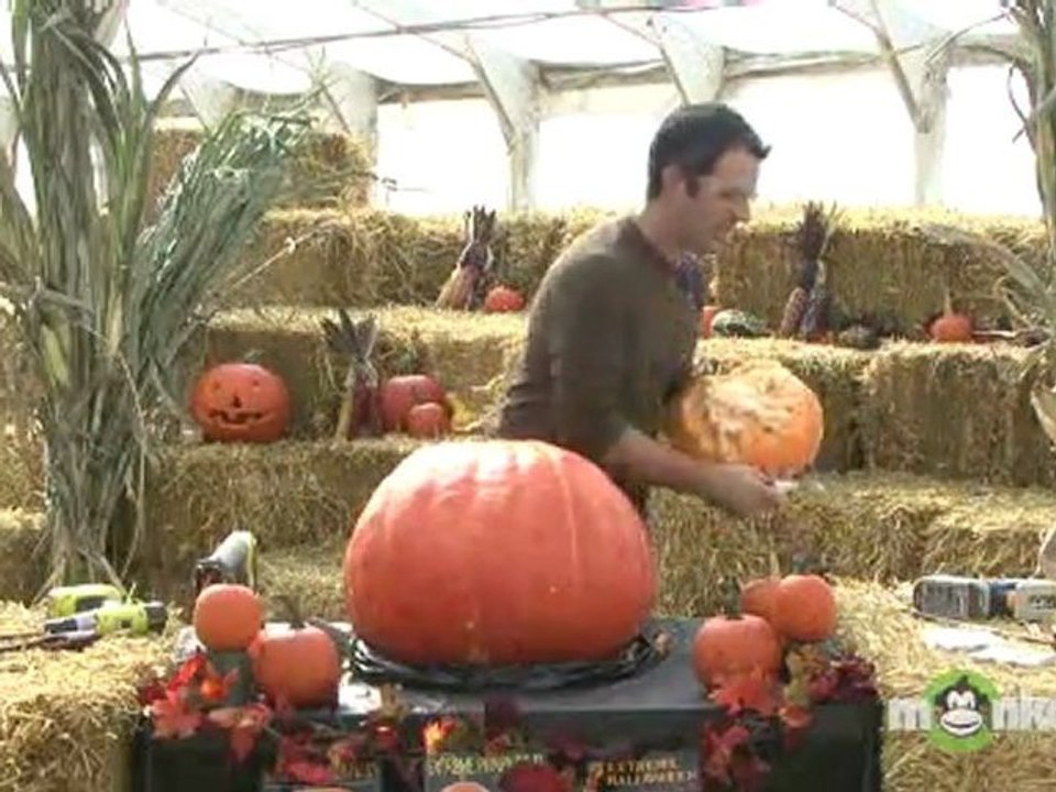 Cannibal Pumpkin - Gutting a Giant Pumpkin