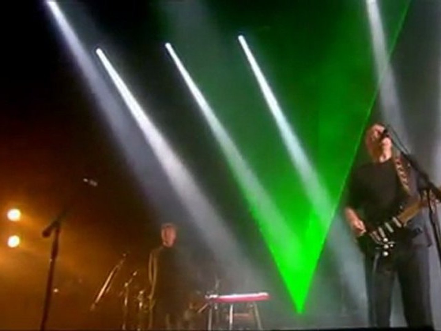 ⁣David Gilmour   David Bowie - Comfortably Numb