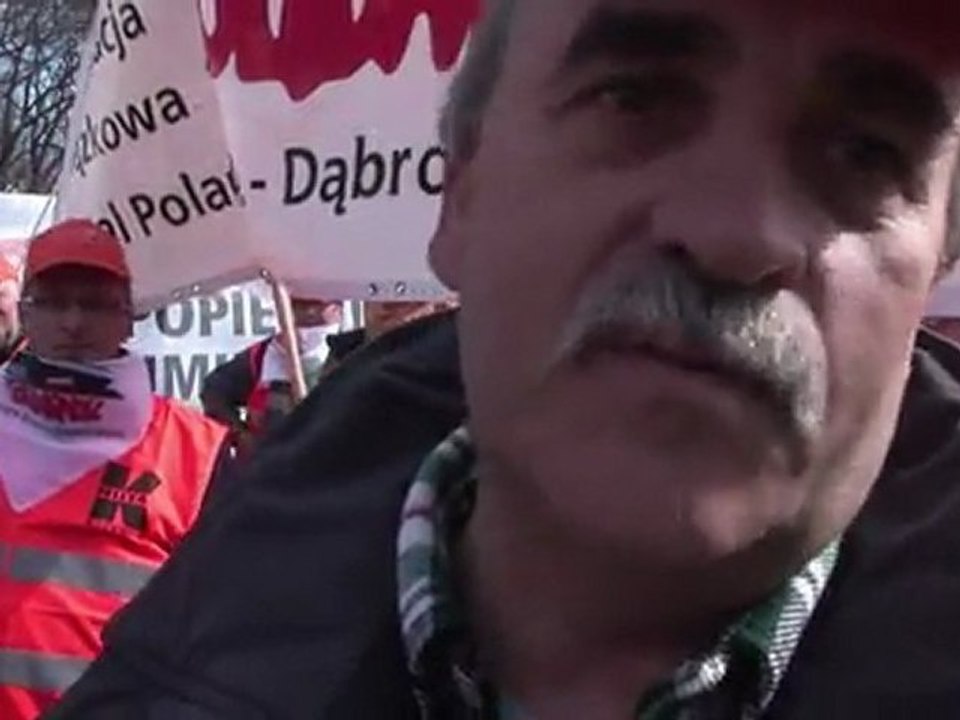 Poloneses pedem referendo sobre aposentadoria