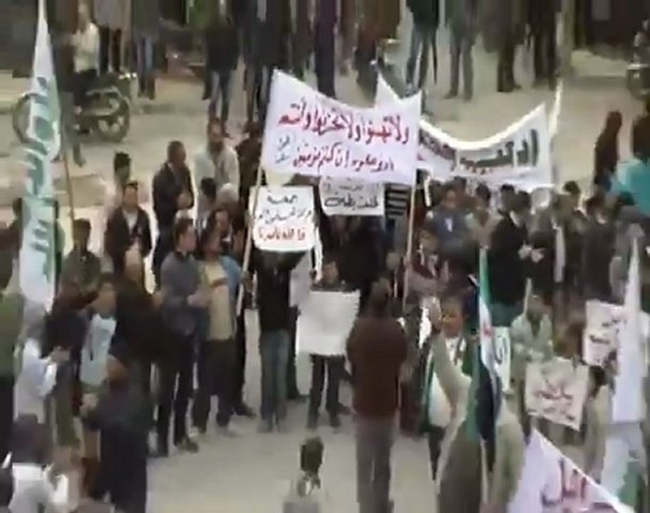 فري برس ادلب سلقين مظاهرة  جمعة خذلنا المسلمون والعرب 30 3 2012 ج3