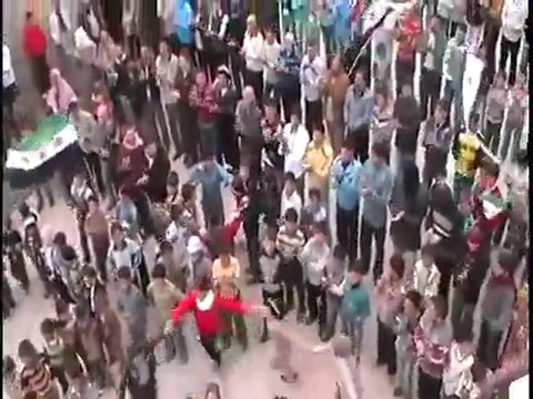 فري برس حلب عندان بداية مظاهرة جمعة خذلنا العرب والمسلمين 30 3 2012