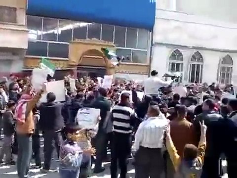 فري برس حلب الباب مظاهرة جامع عثمان بن عفان 2012 3 30جـ3