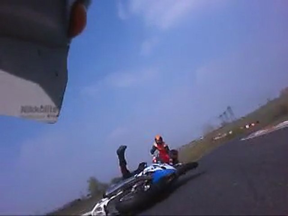 chute gsxr600 R6 circuit Carole 30.03.2012