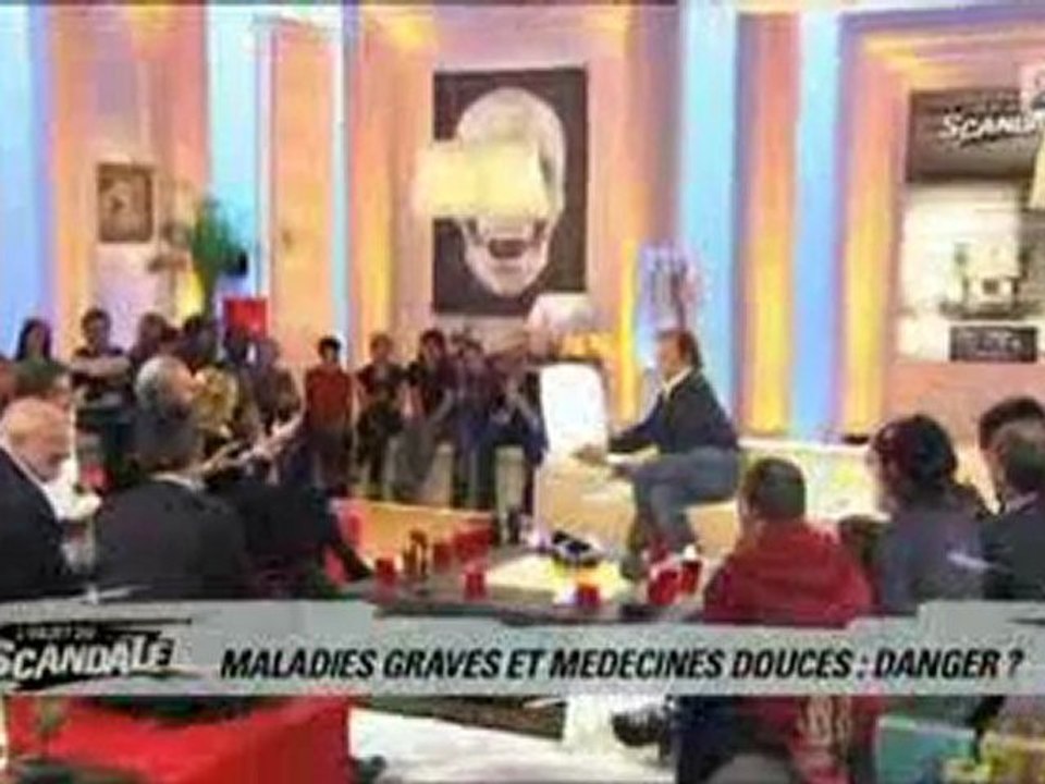 France 2, L'objet du scandale sur les médecines non conventionnelles