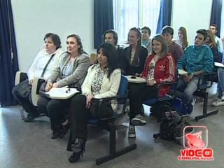 Napoli - Stop al trasferimento del liceo scientifico Tito Lucrezio Caro (30.03.12)