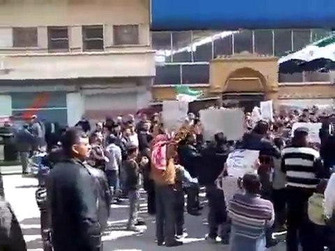 فري برس حلب الباب مظاهرة جامع عثمان 30 3 2012 ج3