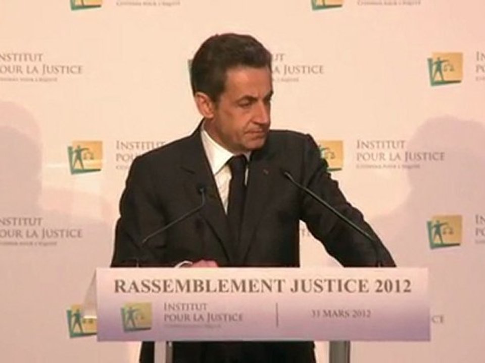 Sarkozy veut la perpétuité pour les crimes sexu...