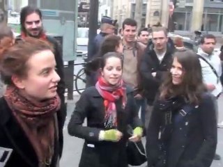 Déboulonneurs 31/03/12, action parisienne anti-pub