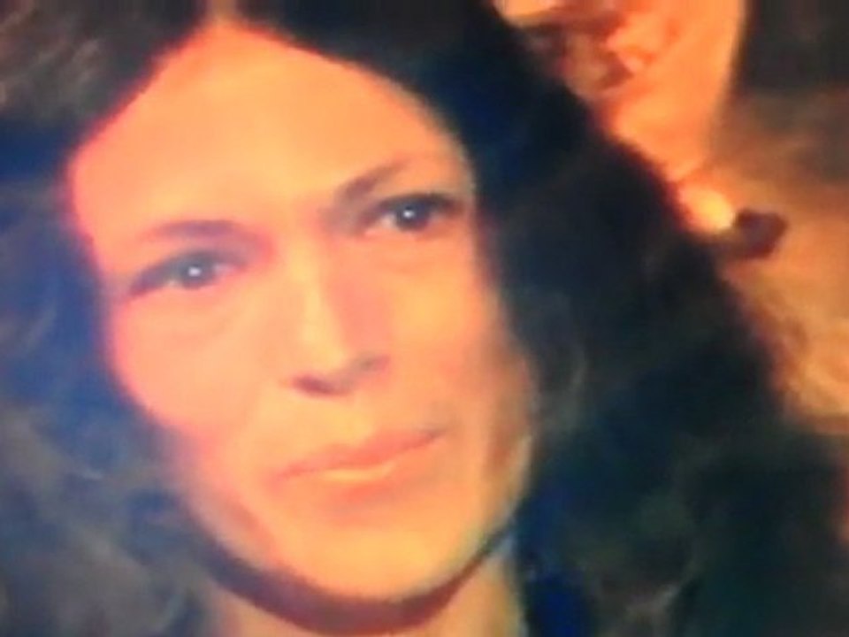 R-sistons vidéo 7. En 1982, eva interviewée par un journaliste-producteur de FR3, 3 mn
