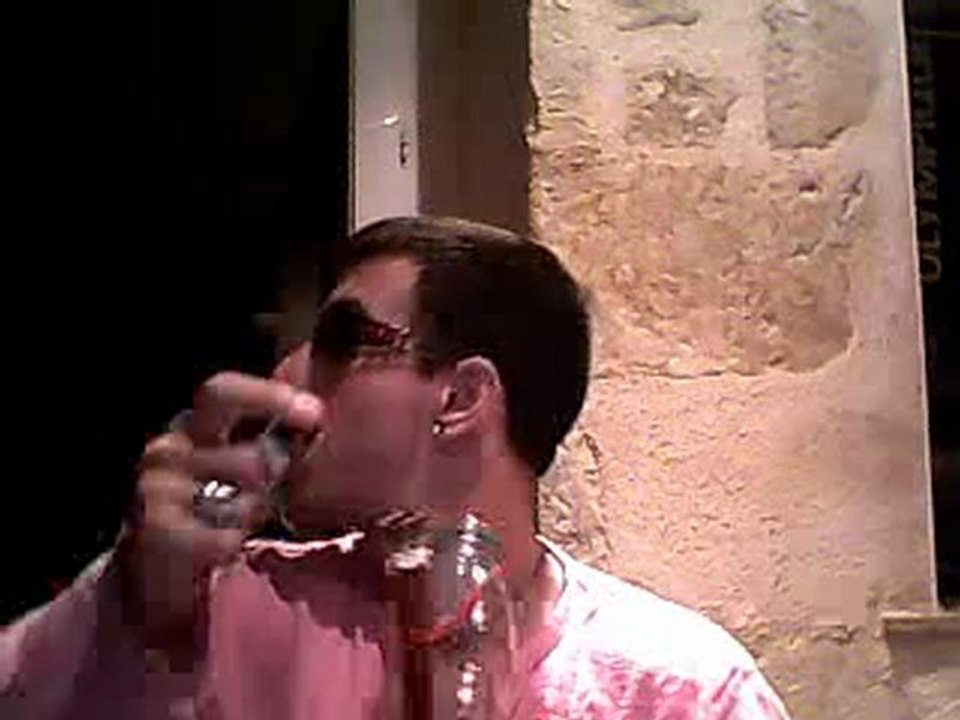 douille devant Hantise