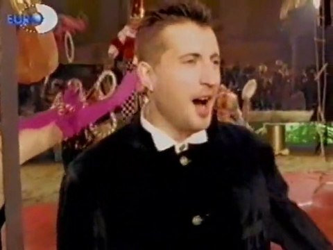 Ercan Saatci - BIZ BURDAYIZ video klip NOSTALJI euro D (özel arsiv )
