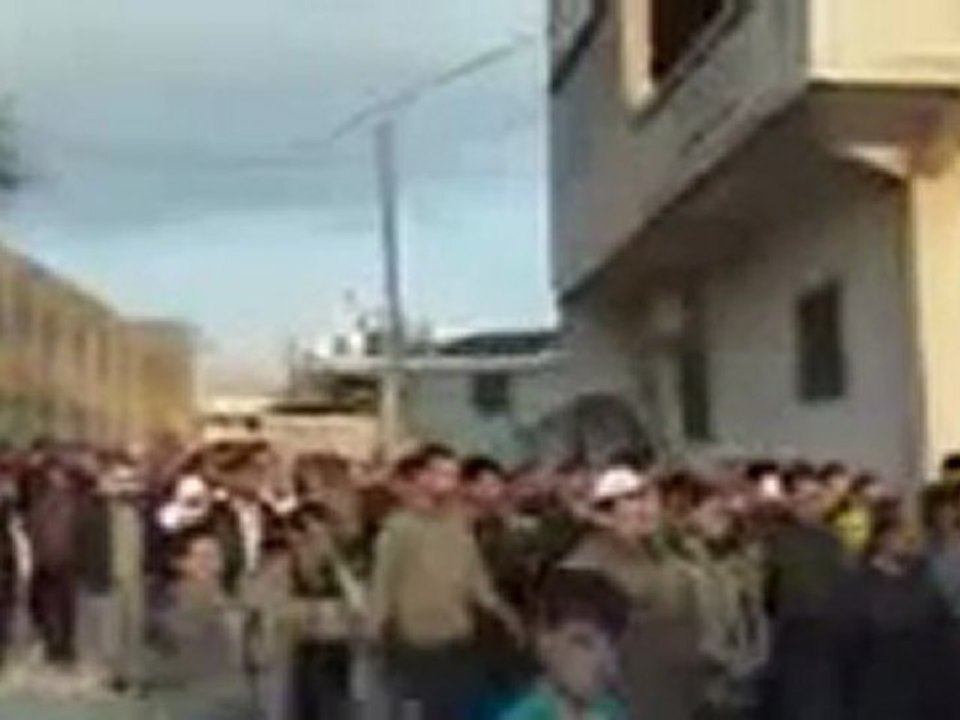 فري برس إدلب تشييع شهيد عزمارين عمر شيخ محمد 31 3 2012 ج1