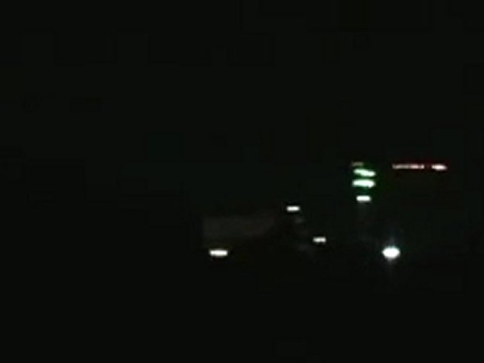 فري برس حماة المحتلة  جنوب الملعب اصوات اطلاق نار و انفجارات 30   3   2012