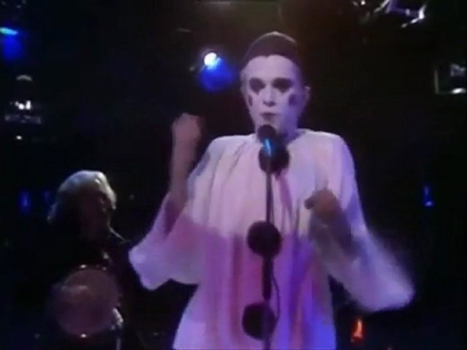 D&g the show must go on