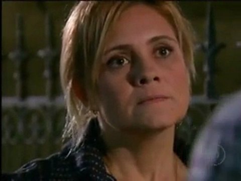 AVENIDA BRASIL - Carminha dá um tapa na cara de Tufão (FAKE)