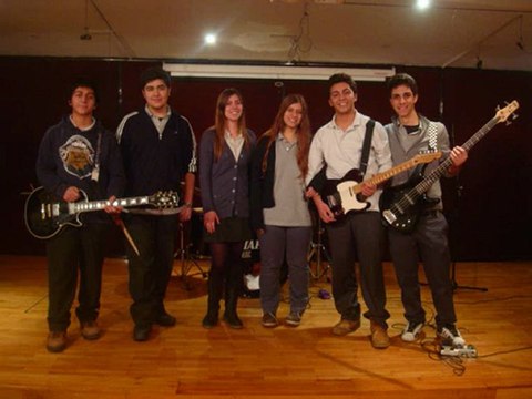 Vodafone Freezone 15. Liselerarası Müzik Yarışması - Özel Doğan Anadolu Lisesi - BİR HUZUR BULSAM! - BU BESTE FİNALE KALAMAMIŞTIR!!! - Yorum sizlerin...