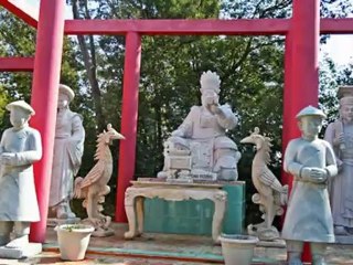 Frejus: Chapelle Cocteau - Pagode Hông Hiên - Mosquée Missiri, mars 2012
