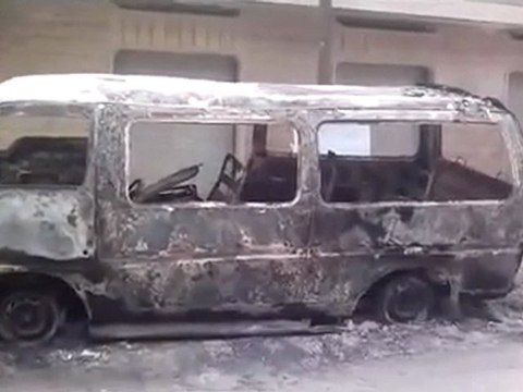 فري برس ريف حماه المحتل حرق احد حافلات النقل في قلعة المضيق 1 4 2012