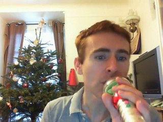 Wiwi égratigne "la vieille" de Serge Reggiani